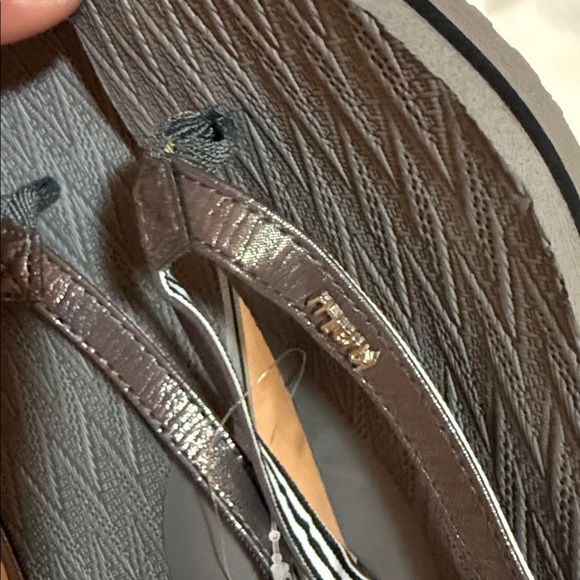 Gray Flip Flops with Textured Sole - Picture 3 of 4